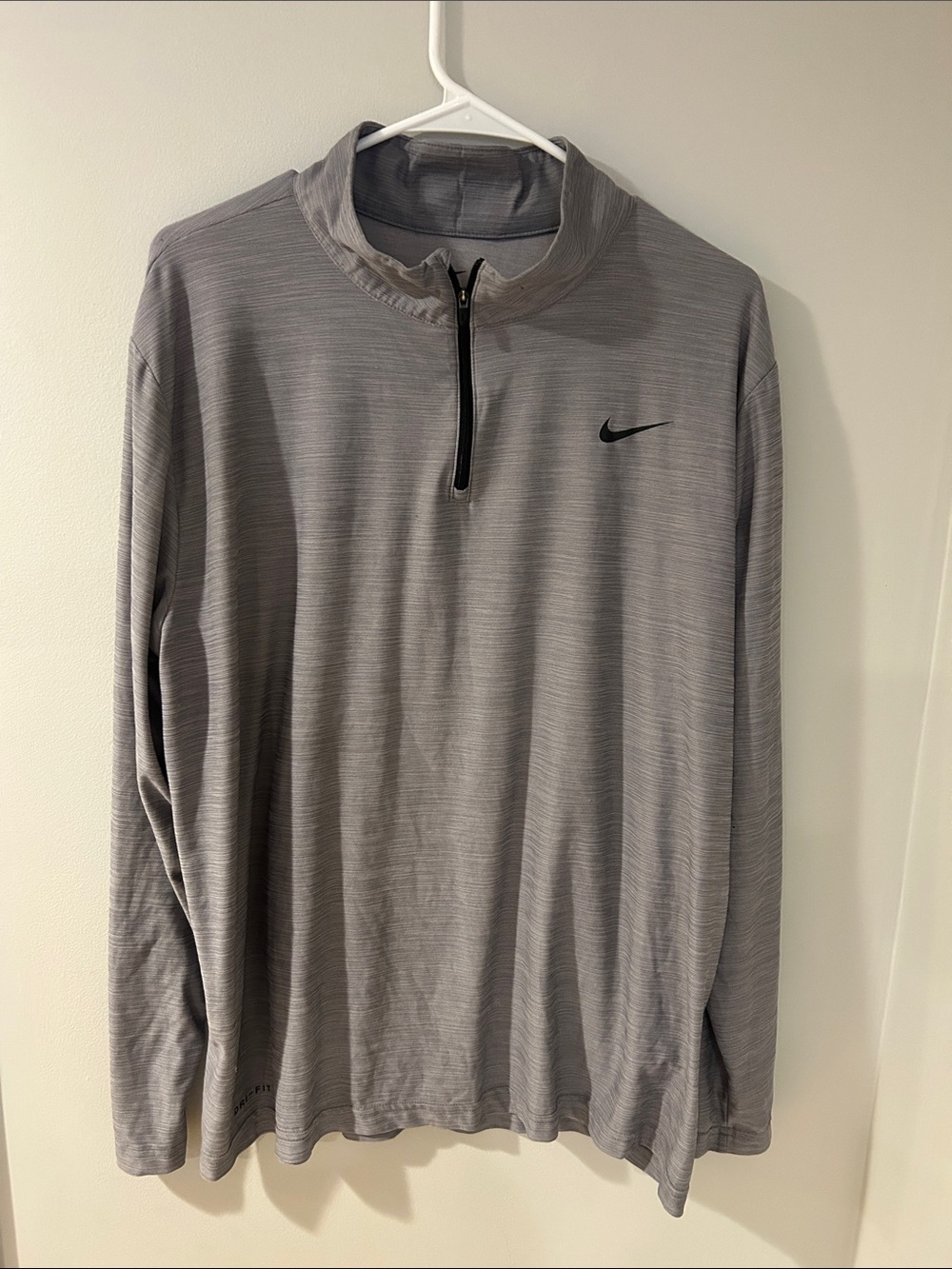 Nike Men’s Light Gray Quarter-Zip Performance Jacket